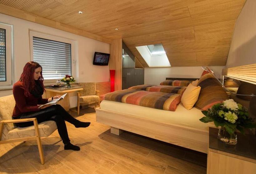 스탠다드 트리플 룸, Garni Jagerhof