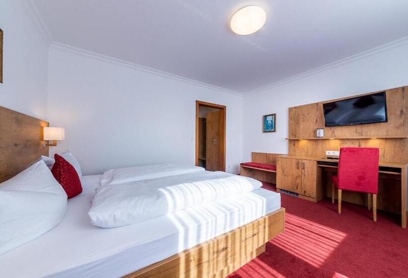 غرفة سوبيريور ثلاثية, Krone