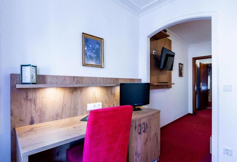 غرفة سوبيريور ثلاثية, Krone