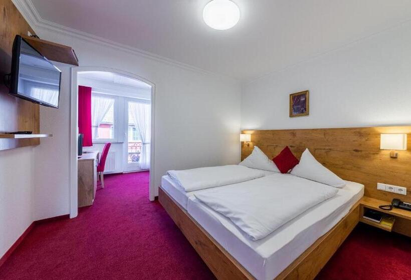 غرفة سوبيريور ثلاثية, Krone