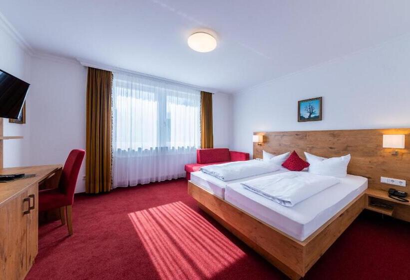 غرفة سوبيريور ثلاثية, Krone