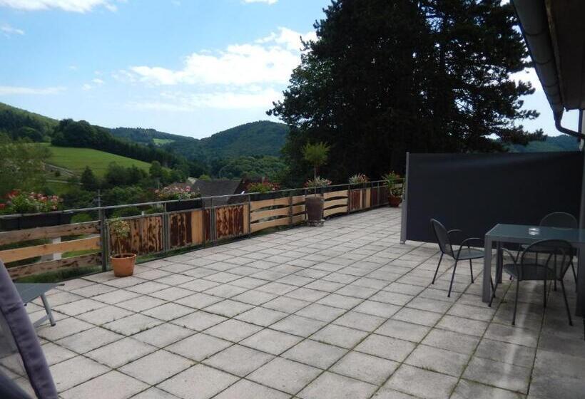 Номер Стандарт с Балконом, Landgasthof Zum Pflug