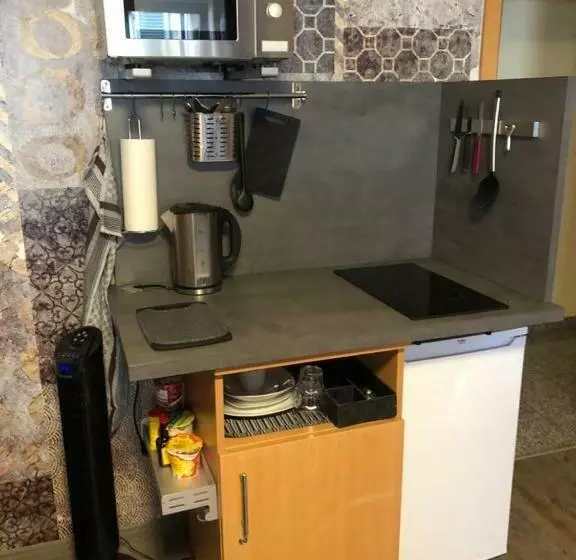 スタンダードシングルルーム, Mythos Apartments