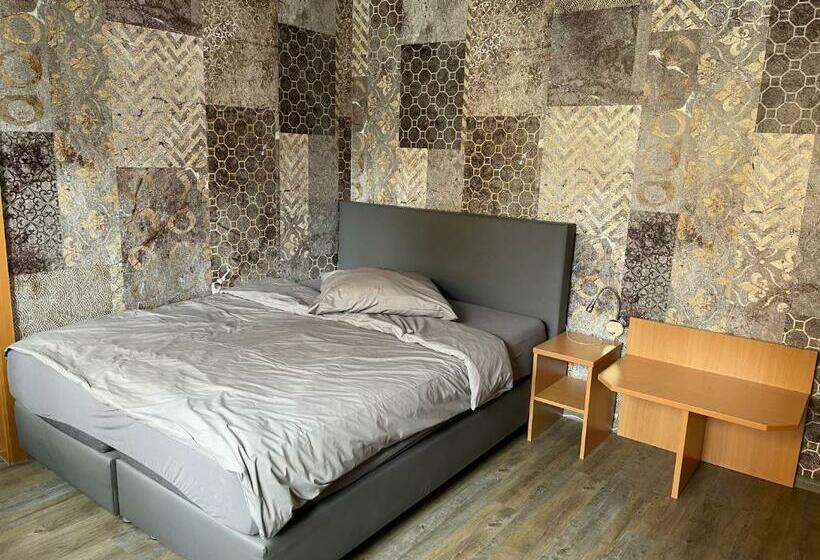 컴포트 싱글 룸, Mythos Apartments