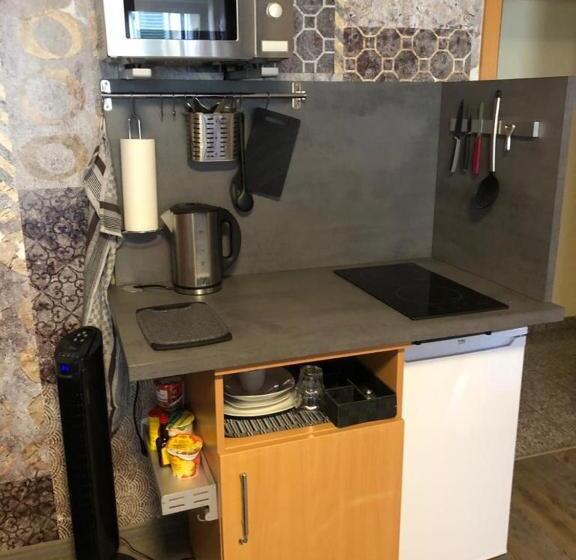 발코니 스탠다드 싱글 룸, Mythos Apartments