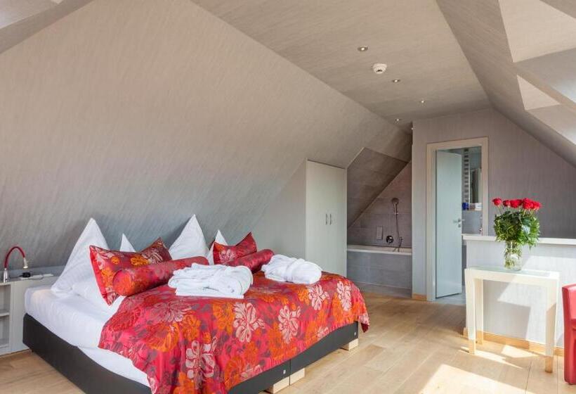 جناح دوبلكس, Pabst