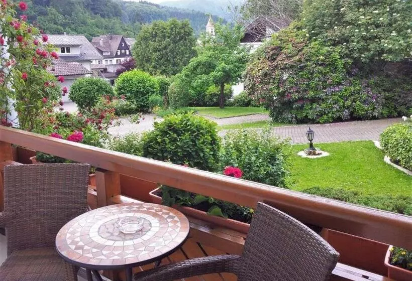 コンフォートルーム, Pension Breig Garni