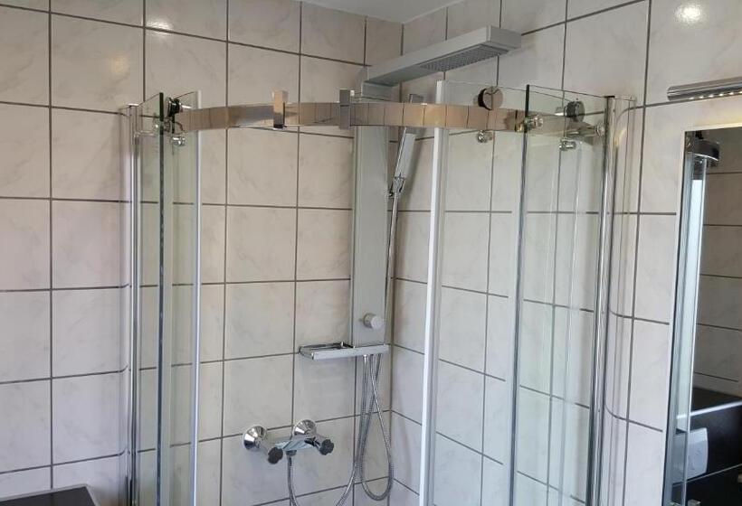 Habitación Estàndard Individual, Exquisite