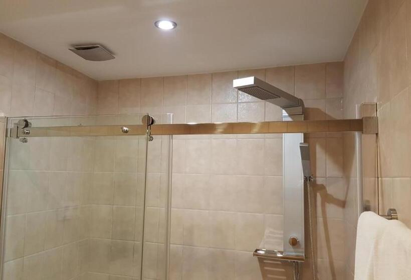 Habitació Estàndard, Exquisite