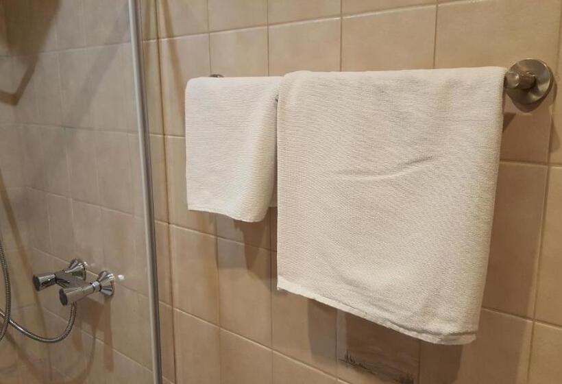 Habitació Estàndard, Exquisite