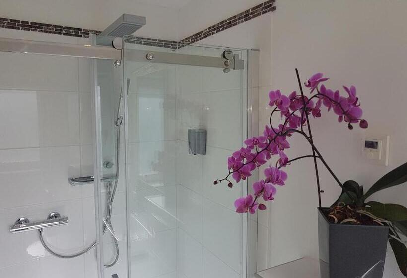 Habitació Superior, Exquisite