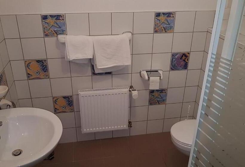 Habitació Estàndard, Exquisite