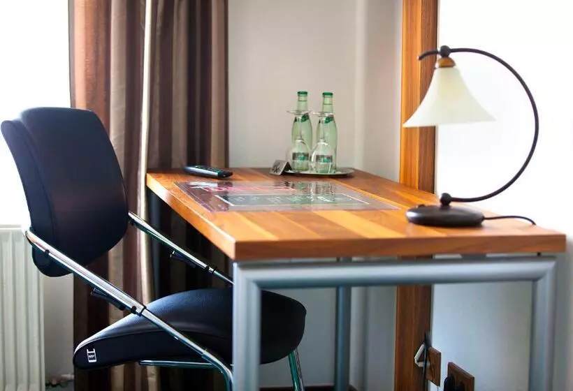 Standard Room, & Restaurant Ernst