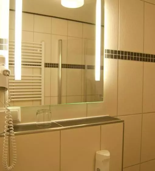 Standard Quadruple Room, & Restaurant Ernst