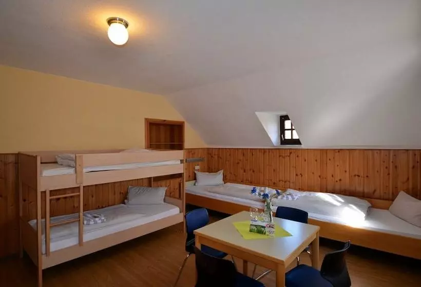 Standard Neljän Hengen Huone, Stiftsberg   Bildungs  Und Freizeitzentrum