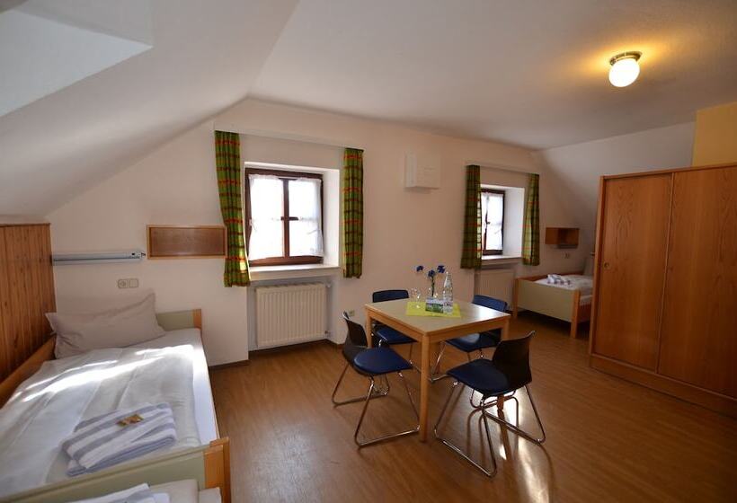 4인용 스탠다드 룸, Stiftsberg Bildungs Und Freizeitzentrum