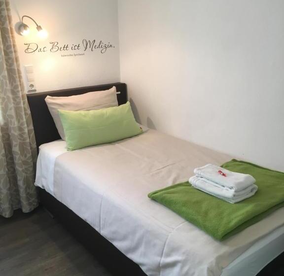 غرفة قياسية فردية, Tau Lünne