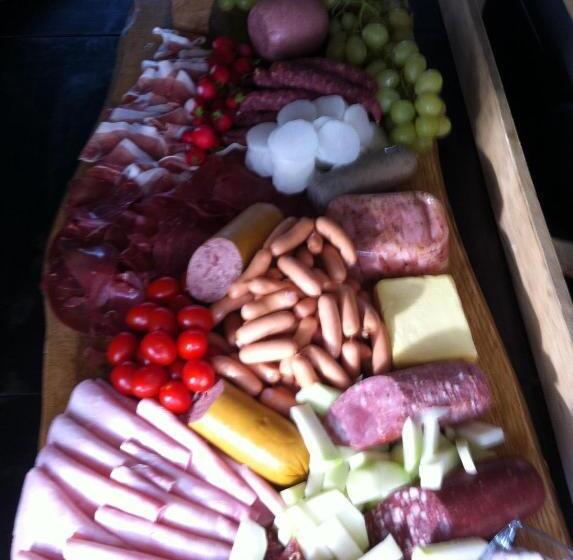 غرفة قياسية, Tau Lünne