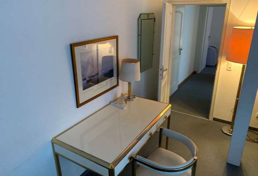 غرفة أساسية رباعية, Windsor