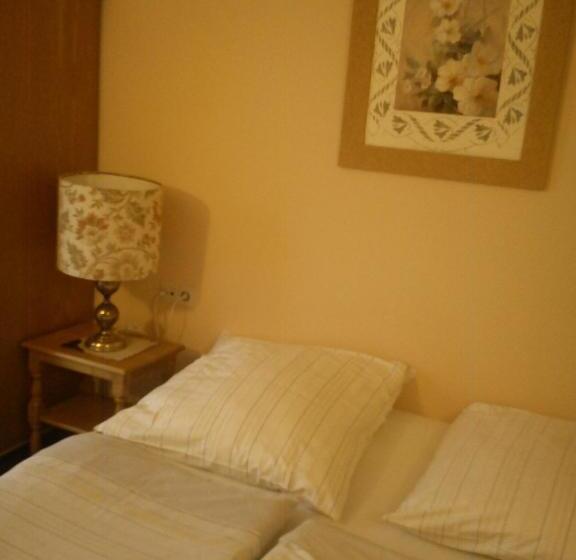 スタンダードルーム, Zur Küferschenke