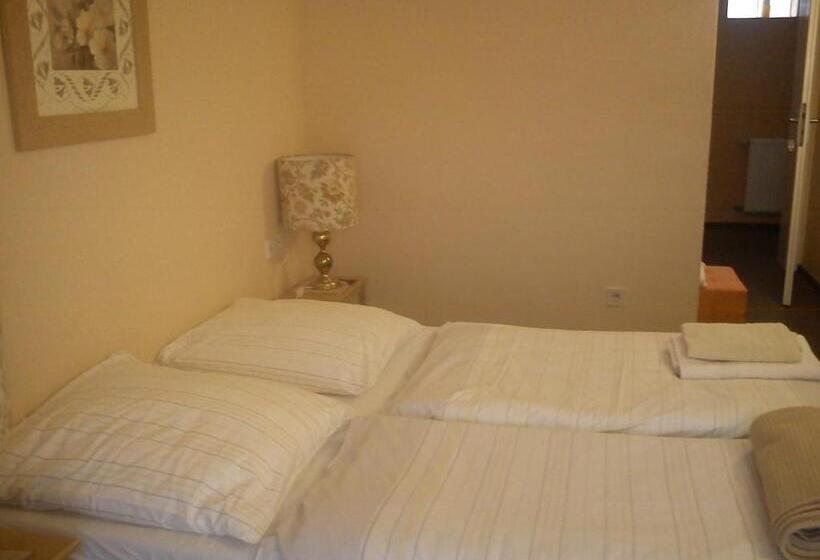 スタンダードルーム, Zur Küferschenke