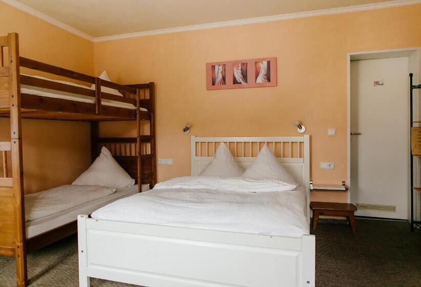 اتاق خانوادگی, Landhotel Airport Inn