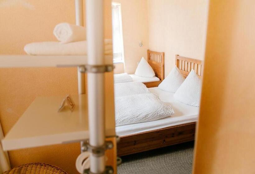 اتاق استاندارد سه نفره, Landhotel Airport Inn