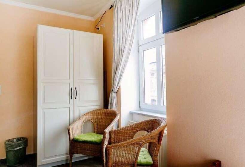 اتاق خانوادگی, Landhotel Airport Inn