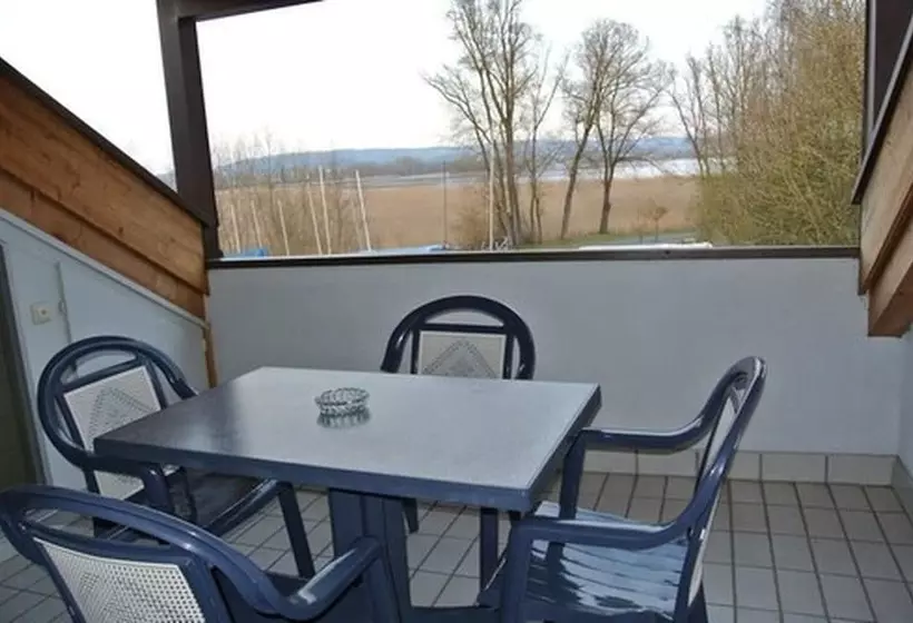 آپارتمان خانوادگی, Gasthaus Schiff