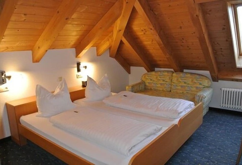 דירת משפחה, Gasthaus Schiff