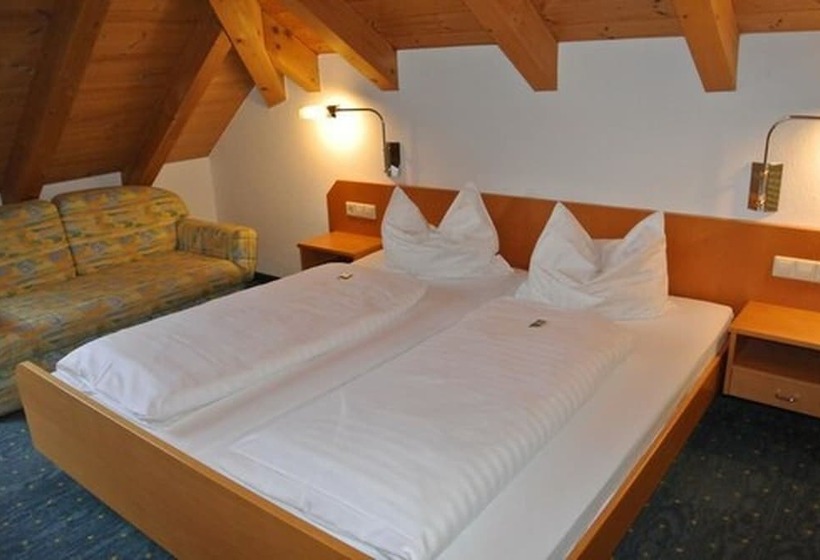 דירת משפחה, Gasthaus Schiff