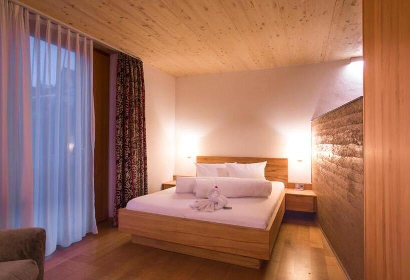 חדר סופריור יחיד, Herrmann