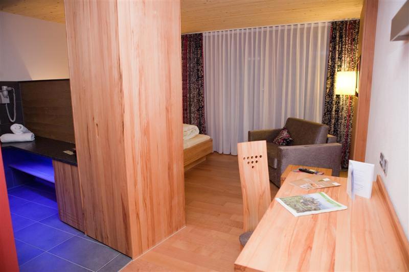 חדר סופריור יחיד, Herrmann