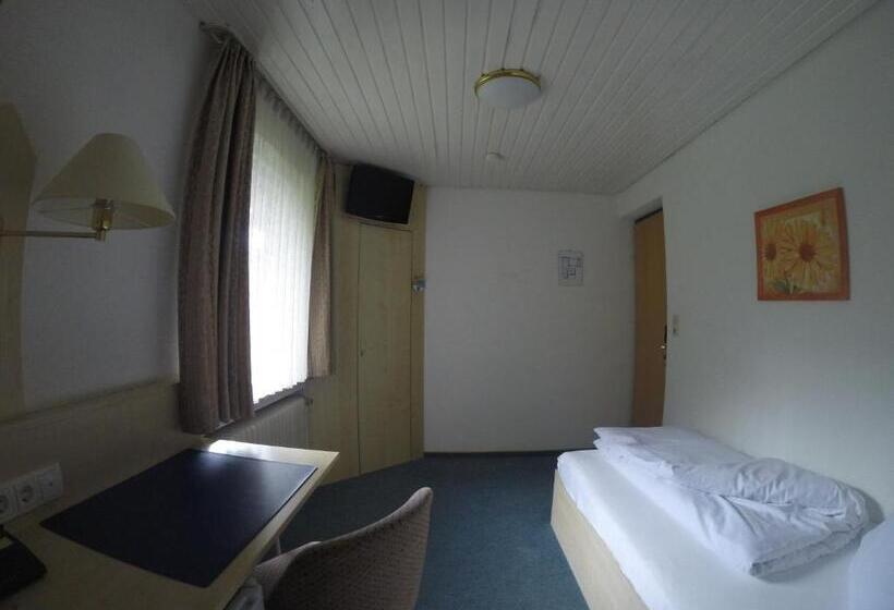 Quarto Economy Individual, Zum Wasserfall Garni