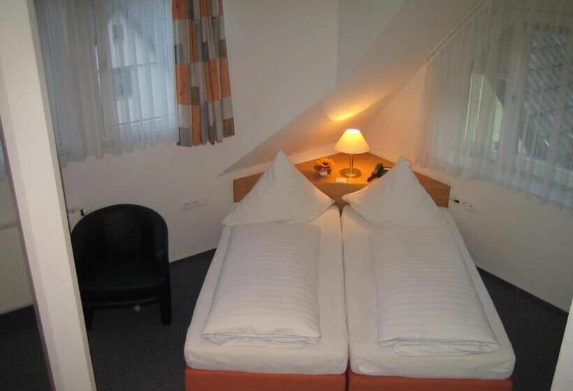 Quarto standard, Zum Wasserfall Garni