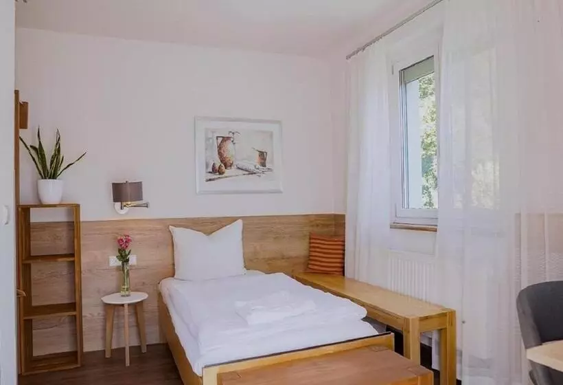 Standard Yhden Hengen Huone, Züfle Hotel Restaurant Spa