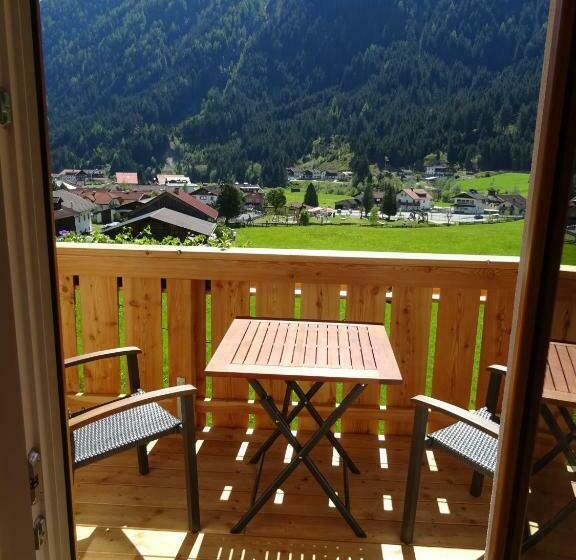 إستديو قياسى مزود بشرفة, Gästehaus Landhaus Tyrol