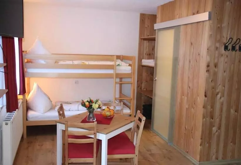 スタンダード４人部屋, Gästehaus Landhaus Tyrol