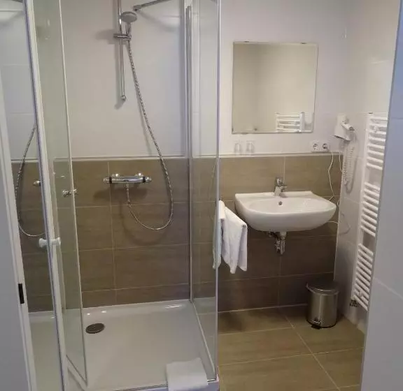 スタンダード5人部屋, Gästehaus Landhaus Tyrol