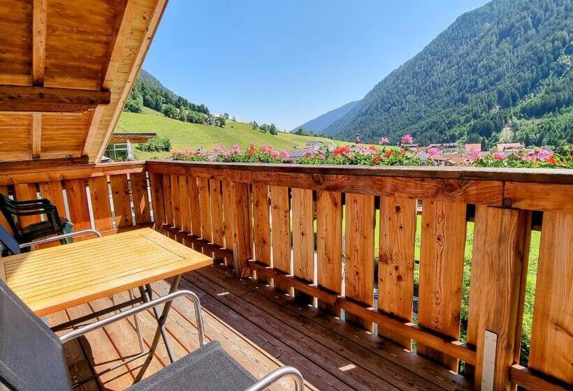 إستديو عائلى, Gästehaus Landhaus Tyrol