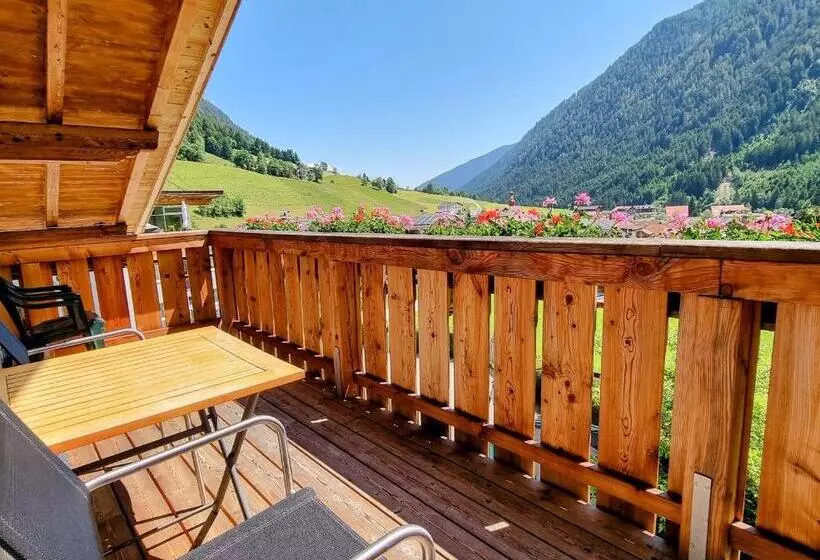 ファミリーステューディオ, Gästehaus Landhaus Tyrol