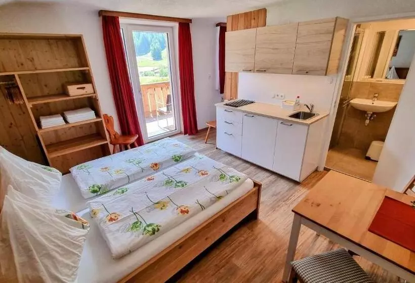 ファミリーステューディオ, Gästehaus Landhaus Tyrol