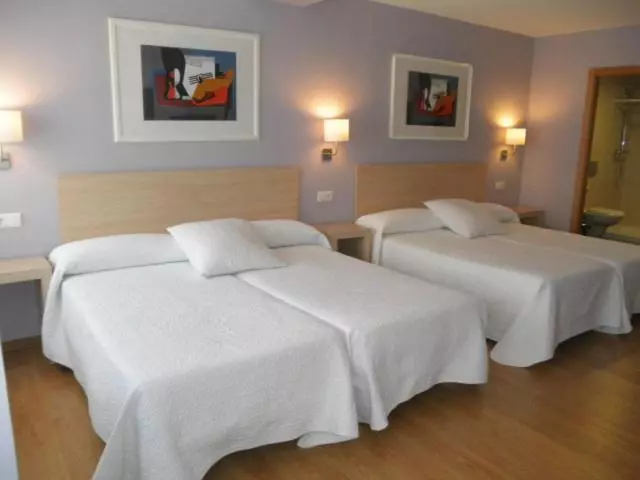اتاق استاندارد چهار تخته, Dormavalencia Hostel