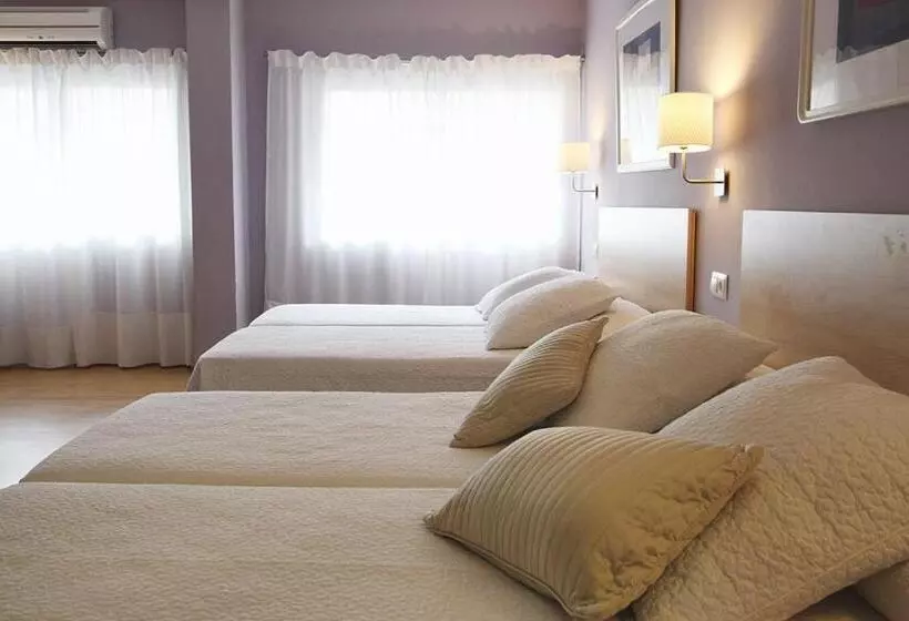 اتاق استاندارد چهار تخته, Dormavalencia Hostel