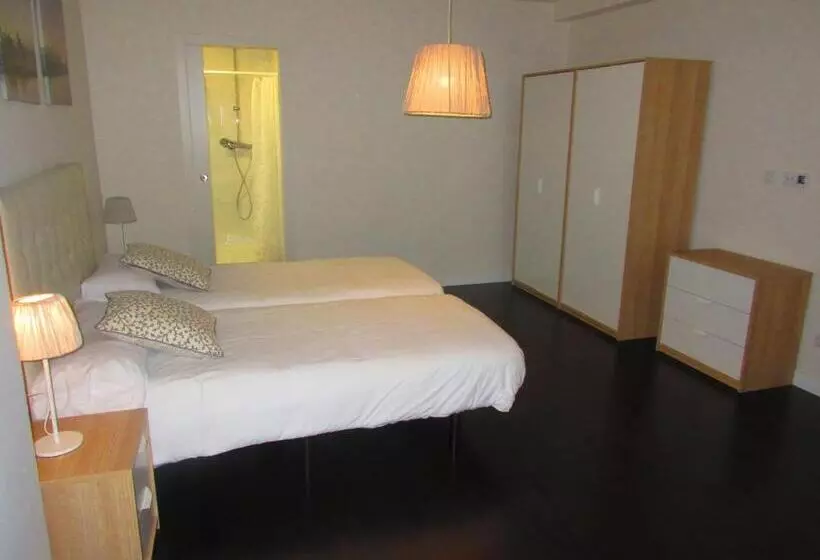 استودیوی استاندارد, Dormavalencia Hostel