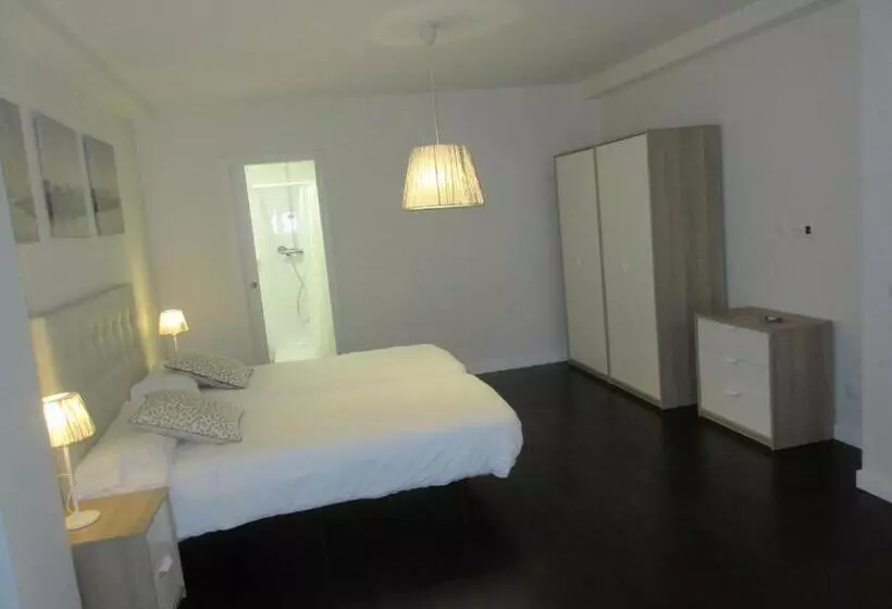 استودیوی استاندارد, Dormavalencia Hostel