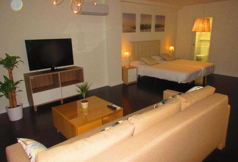 إستوديو قياسى, Dormavalencia Hostel