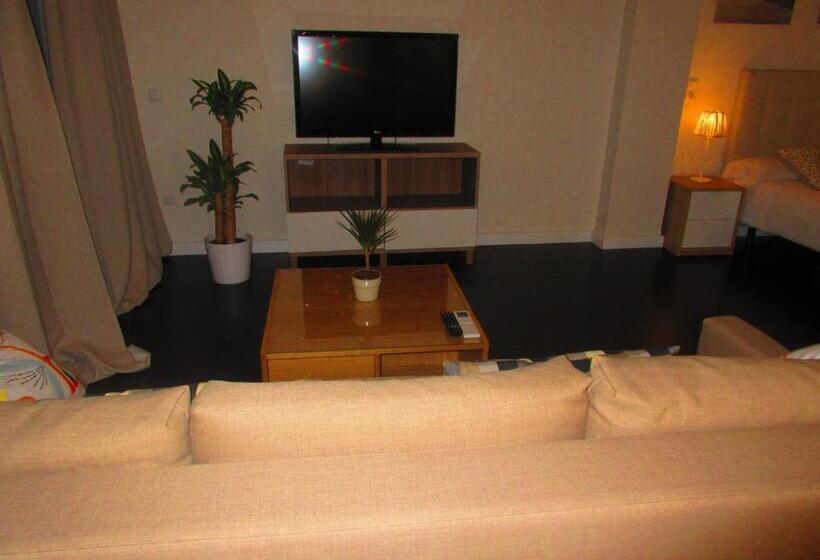 إستوديو قياسى, Dormavalencia Hostel