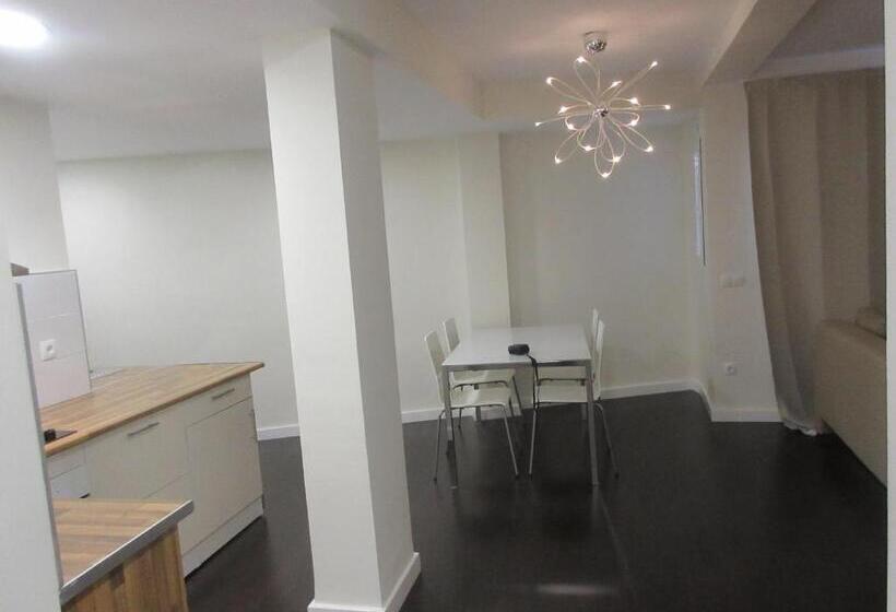 إستوديو قياسى, Dormavalencia Hostel