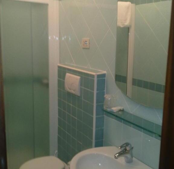 חדר סטנדרט לשלושה, Albergo Italia Di Nardi Renzo & C Snc